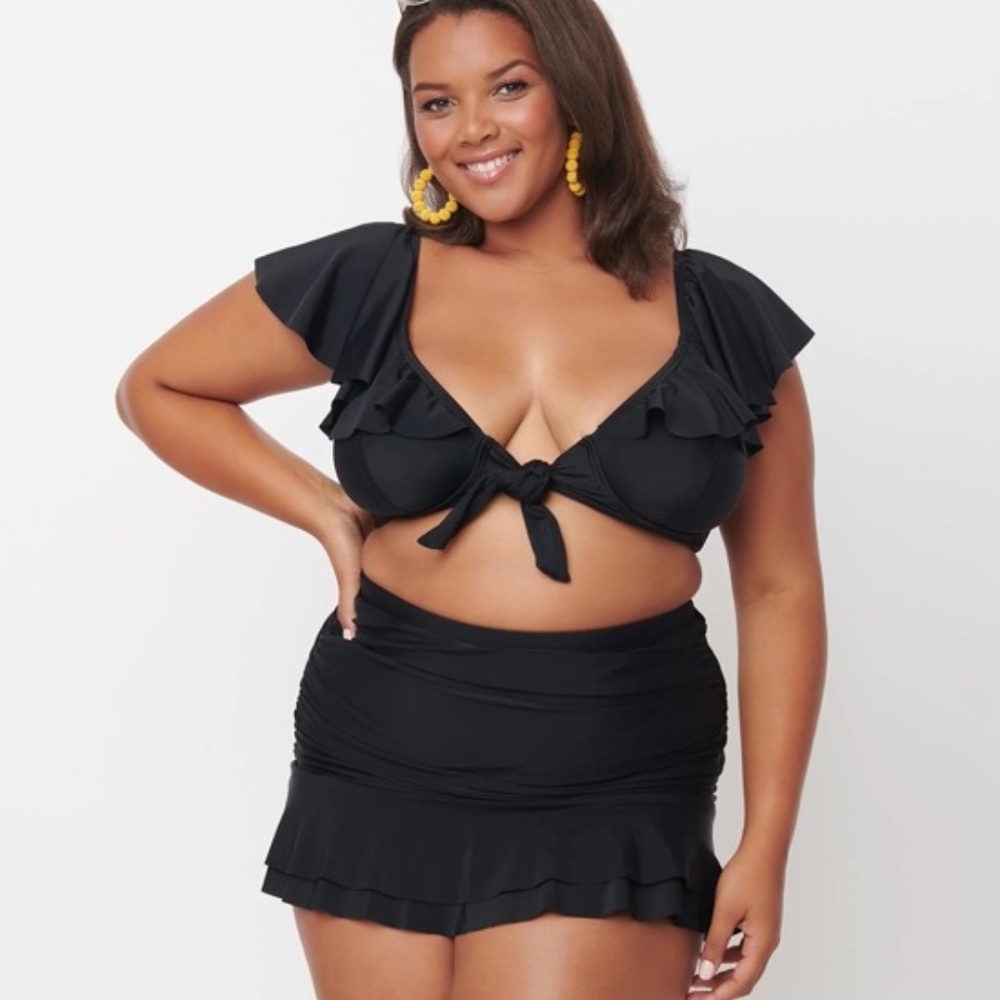 Unique Vintage | Black Ruffled Cap Sleeve Frida Swim Top | Size XXL